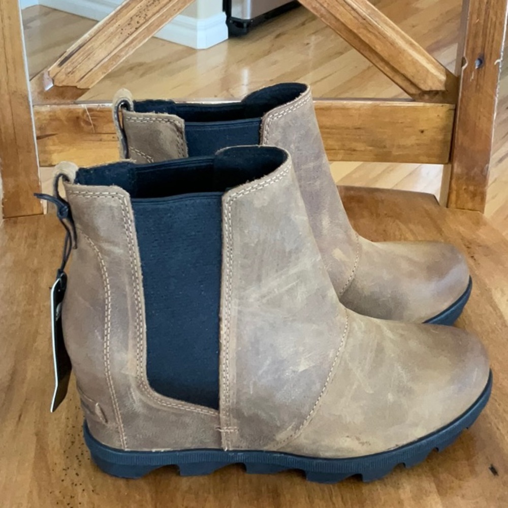 Sorel - Joan of Arctic waterproof wedge boots, brand new, never worn